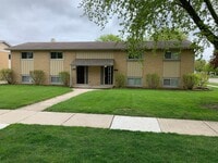 Building Photo - Spacious 3-bedroom, 1.5-bath home