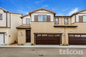 Building Photo - 28097 Cookhouse Ln