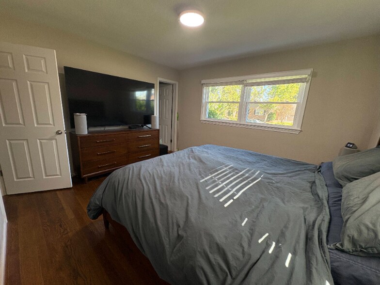 Building Photo - 5313 Sir Barton Dr