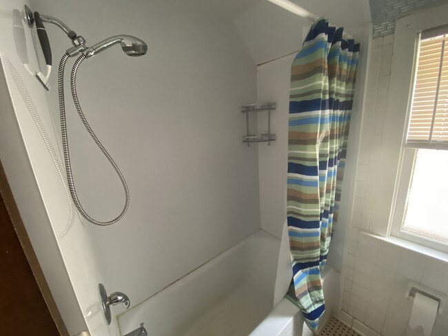 upper bathroom - 1033 Ackerman Ave