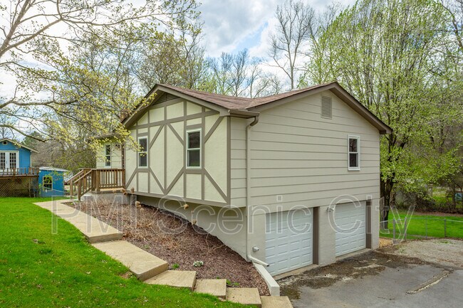 Building Photo - 5907 Browntown Rd