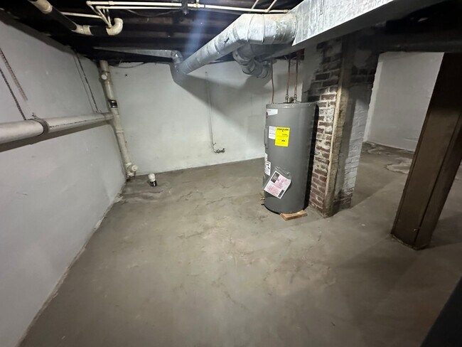 Building Photo - 157 Sherman Ave