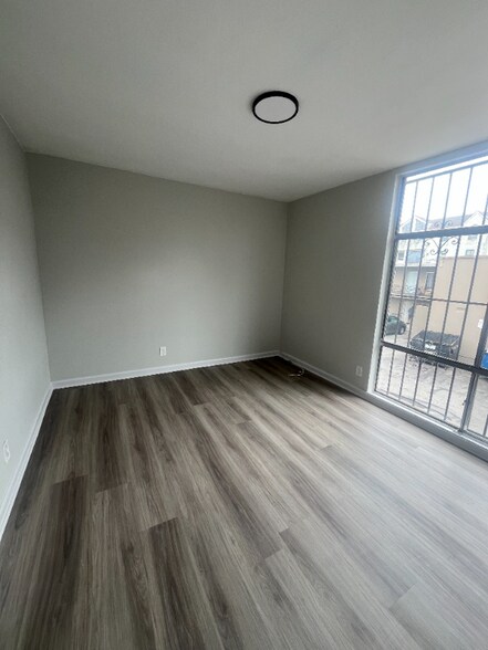 Building Photo - 3800 W 27th St