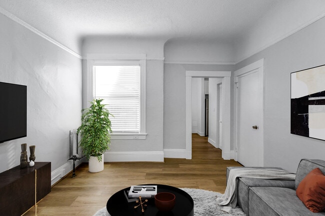 Interior Photo - 1030-1042 Polk