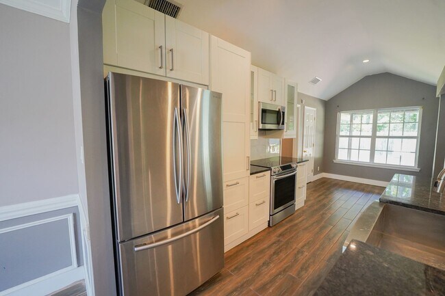 Building Photo - Coming Available!