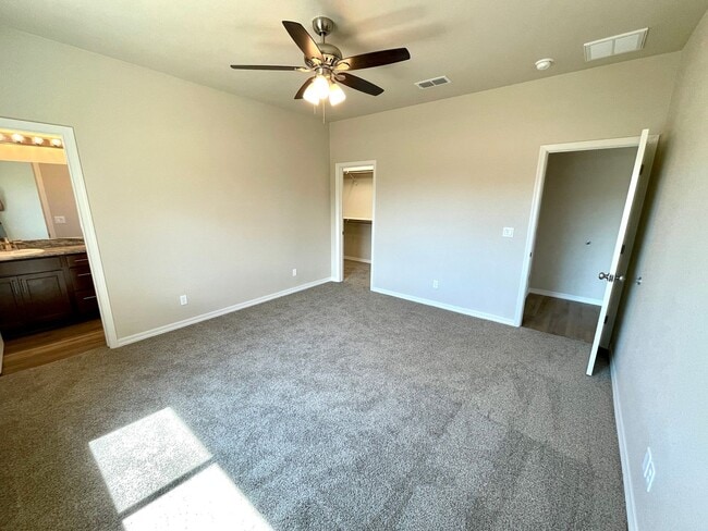 Building Photo - Beautiful 2024 Built 3 Bedroom Home in Legacy Ranch!