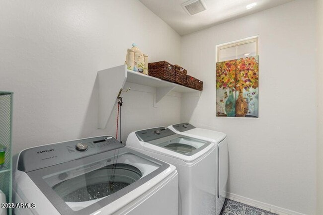 Building Photo - 40838 W Somers Dr