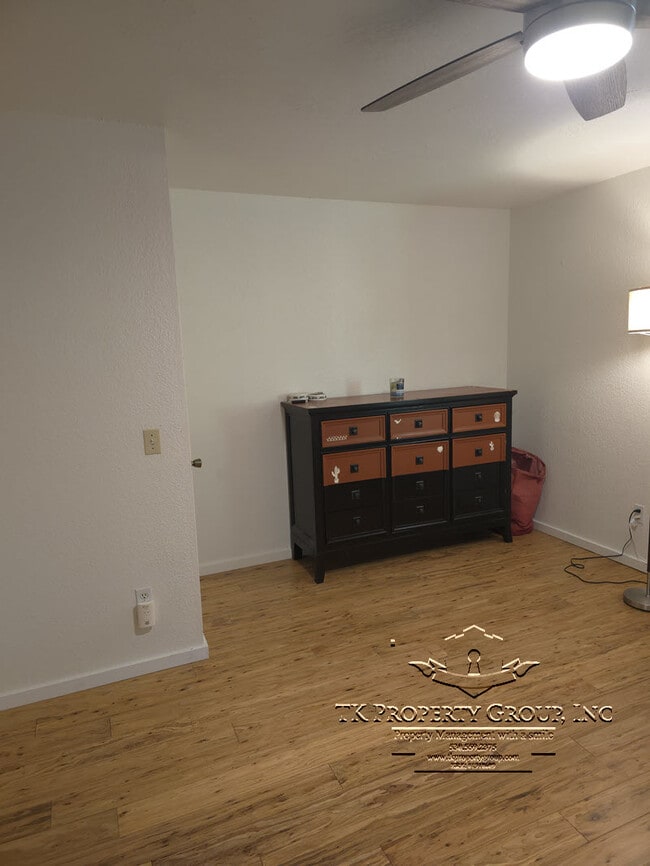 Building Photo - 16048 Mountain View Dr