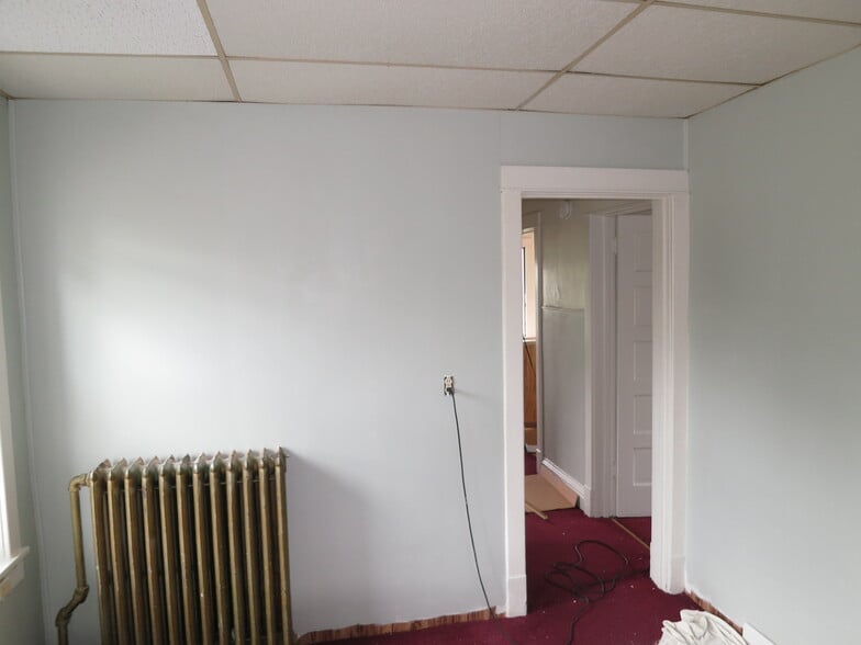 Living Room - 432 E 7th St