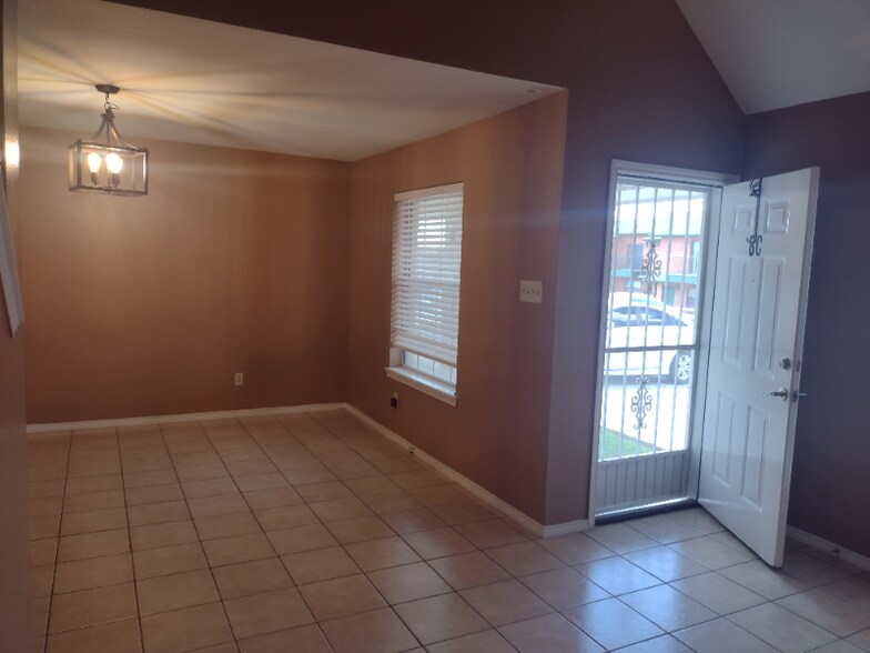 Building Photo - 8911 McPherson Rd