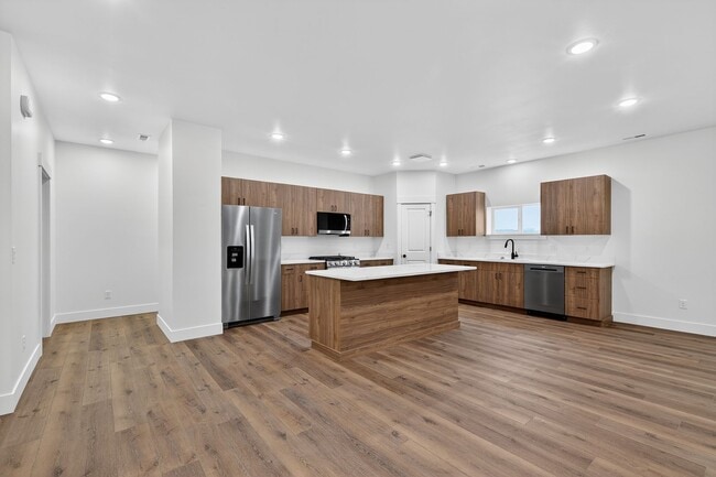 Building Photo - JR199L