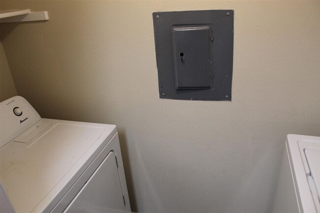 Building Photo - Cozy 2 bedroom Condo in Far North Dallas w...