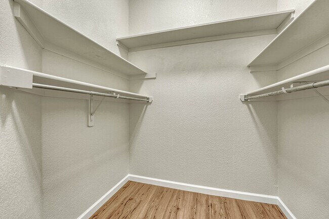 Mstr Walk in Closet - 10805 Twenty Mile Rd
