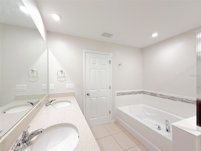 Building Photo - 2459 Varenna Loop