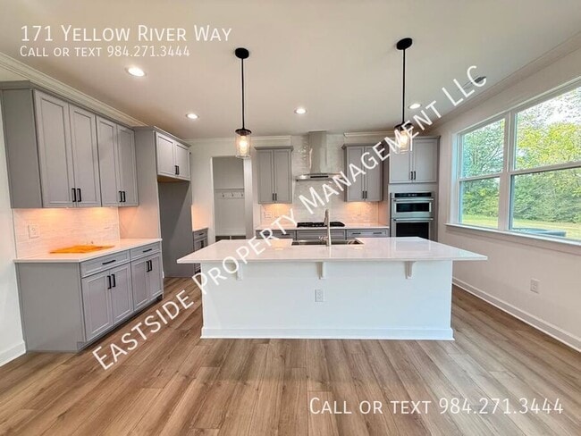 Building Photo - 171 Yellow River Wy
