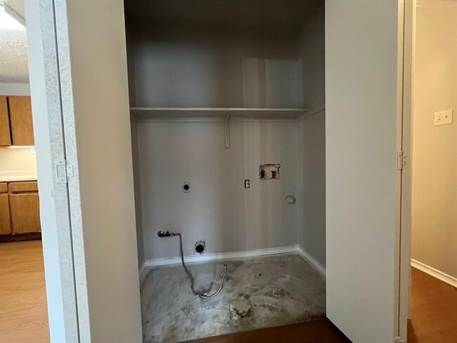 Building Photo - 7209 Aldea Dr