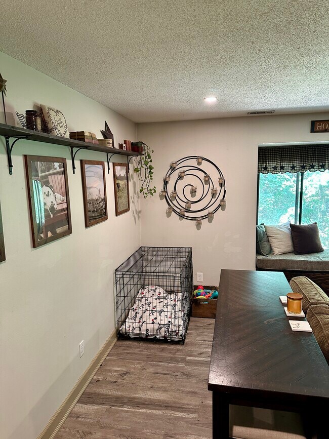 Building Photo - 15 Thayer Pond Dr