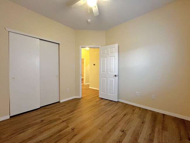 Building Photo - Fantastic 3 Bedroom, 2 Bath Home In The NE!