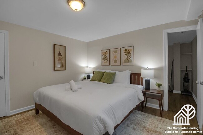Building Photo - Furnished 2-Bedroom Apartment Minutes from Highmark Stadium