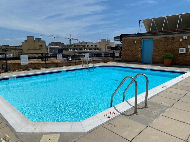 Building Photo - Efficiency close to Dupont Circle