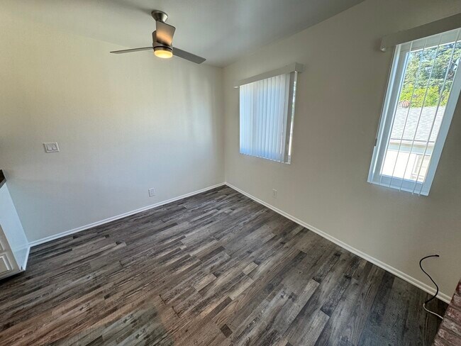 Building Photo - 5382 Circle Dr