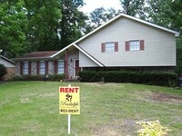 Building Photo - Home for rent in Hoover!