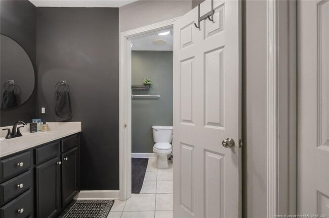 Building Photo - 228 Chloe Dr