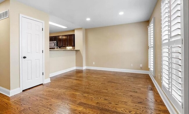 Building Photo - Lovely 2 Bedroom / 2 Bath for Rent