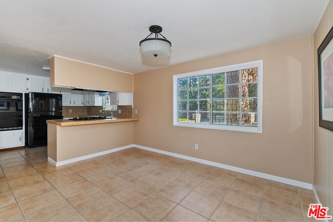 Building Photo - 28665 Zion Dr