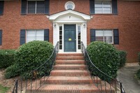 Building Photo - Spacious 2 Bedroom w/ Pool Less Than 1 Mile From Heart of Buckhead!!
