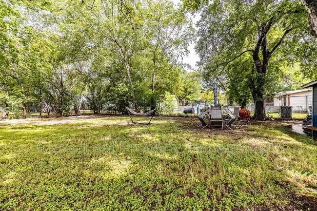 Building Photo - 2735 Pecan Valley Dr