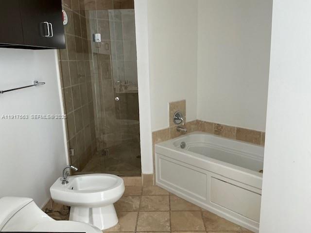 Building Photo - 18201 Collins Ave