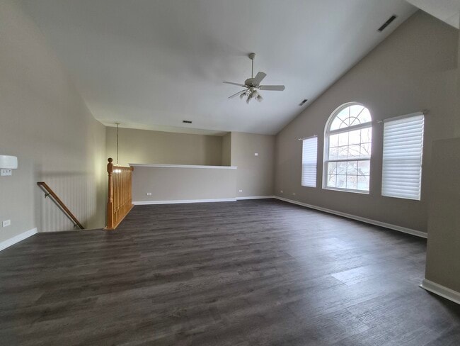 Building Photo - 2850 Stonewater Dr