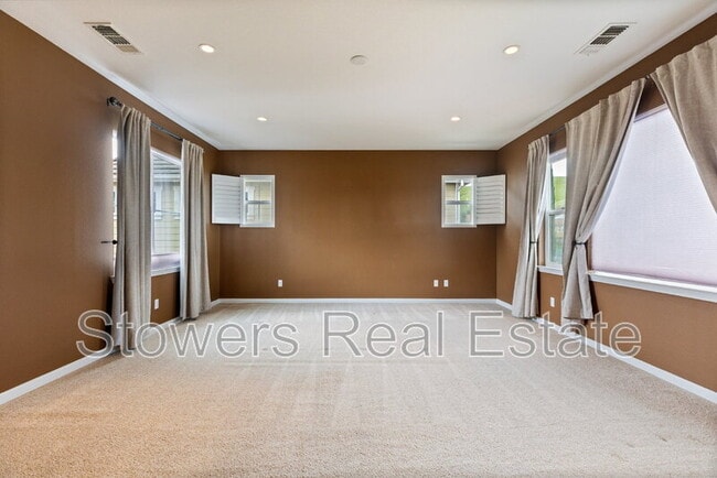 Building Photo - 2512 Piccadilly Cir