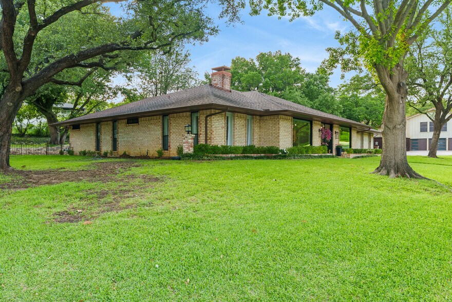 Building Photo - 412 E Northgate Dr