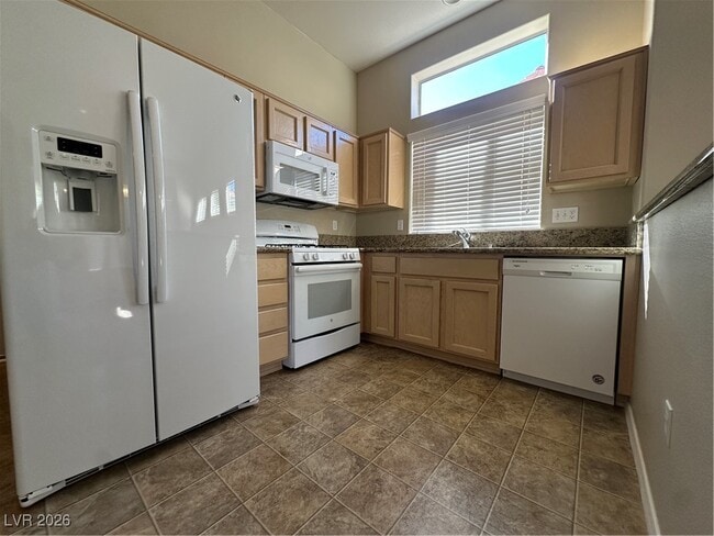 Building Photo - 2209 Beacon Ridge Dr