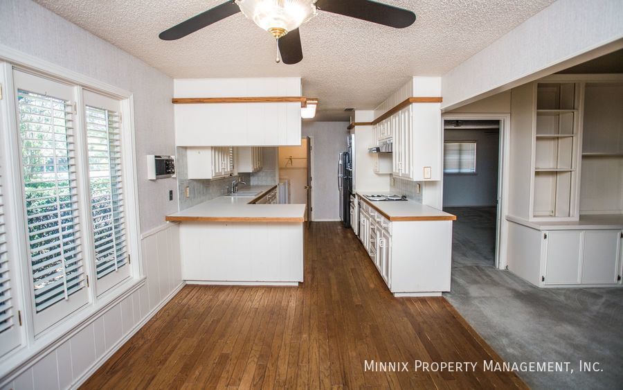 Building Photo - 7713 Lynnhaven Ave