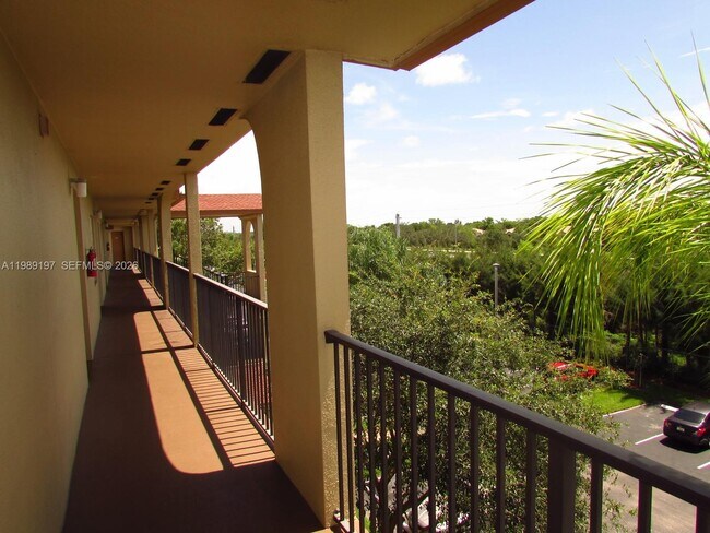 Building Photo - 1400 SW 124th Terrace