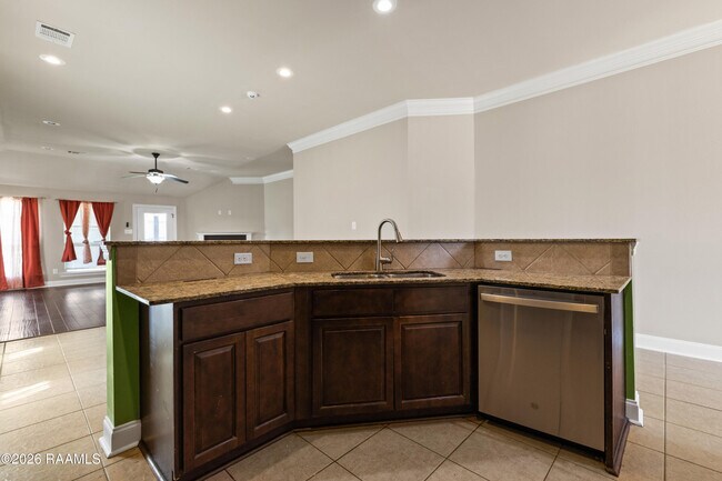 Building Photo - 101 Ace Ln
