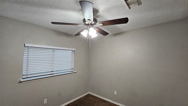 Building Photo - 3207 Lightstar Dr