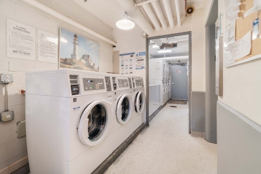 Building Photo - 7 Concord Ave