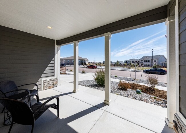 Building Photo - Luxury Ranch-Style Home for Rent | Wolf Ranch | D20 Schools | Pikes Peak Views