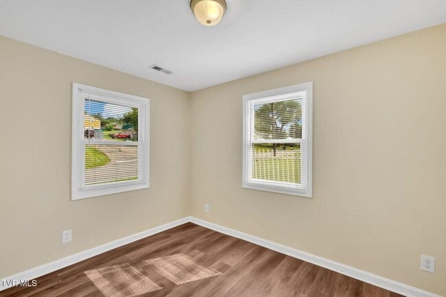 Building Photo - 3361 Bloomingdale Rd