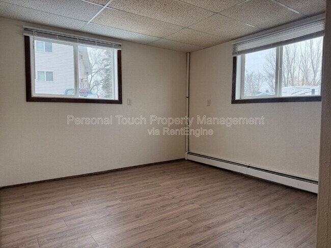 Building Photo - 911 Western Rd