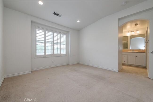 Building Photo - 31 Quartet-