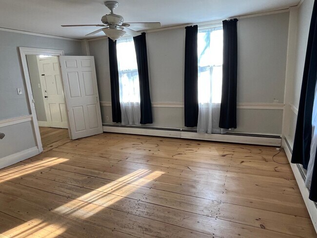 Building Photo - 26 Western Ave