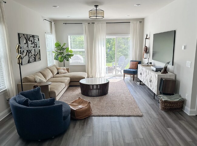 Building Photo - Spacious 4 Bedroom Home with Main-Level Primary and 2-Car Garage