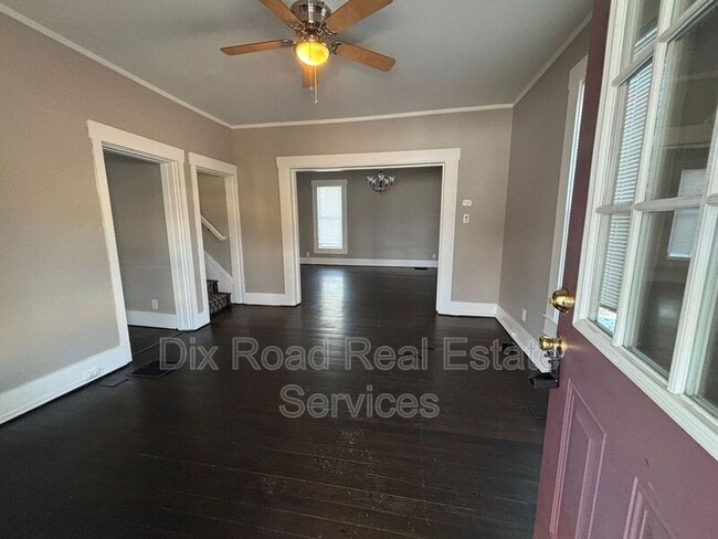 Building Photo - 304 Stanley St