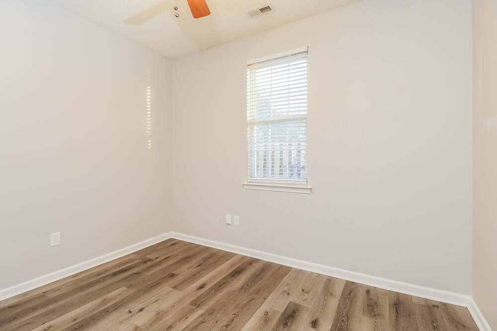 Building Photo - 15541 De Havilland Dr