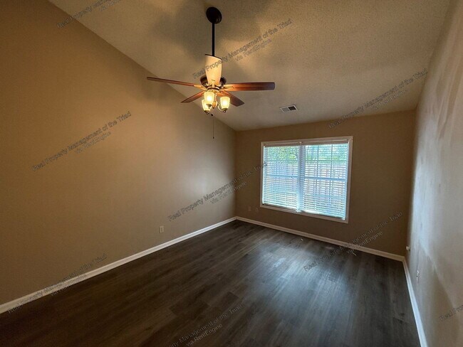 Building Photo - 3925 Cobblestone Bend Dr